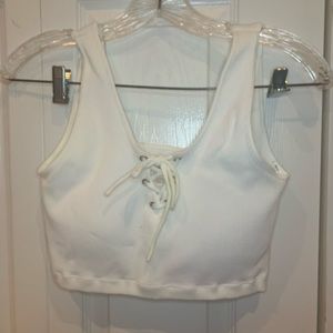 ribbed white sports/cropped tank